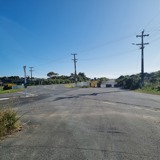 Intersection with five feeder roads